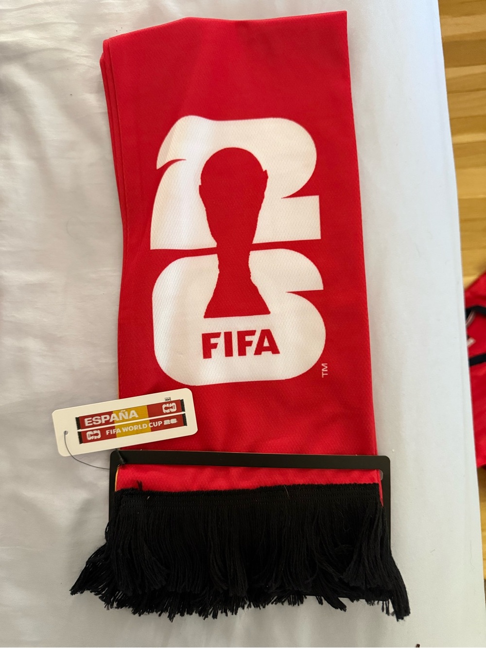 Spain Soccer Fan Pack - FIFA Scarf, Hoodie Spain Flag, Socks & bracelet (NEW) - Picture 4 of 8